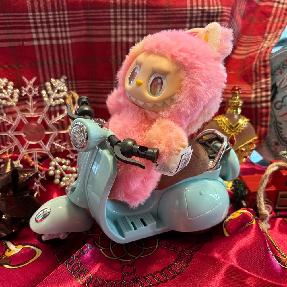 “Loyalty on Scooter” Set